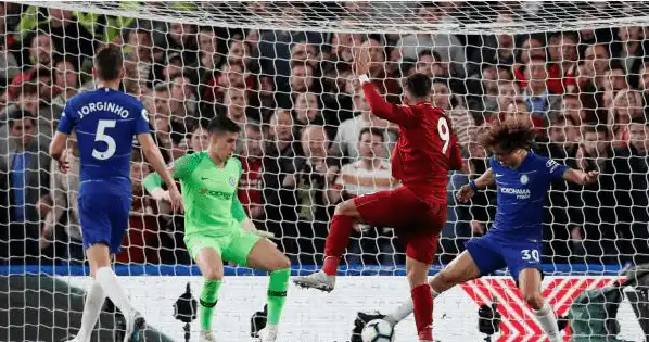 تشيلسي يتعادل مع ليفربول في قمة الدوري الإنجليزي الممتاز
