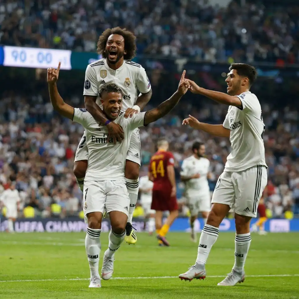 ريال مدريد يفوز على روما الإيطالي بثلاثية نظيفة