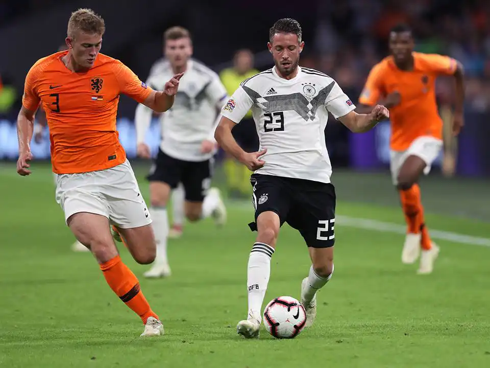 سقوط ألماني مدويّ في أمستردام!