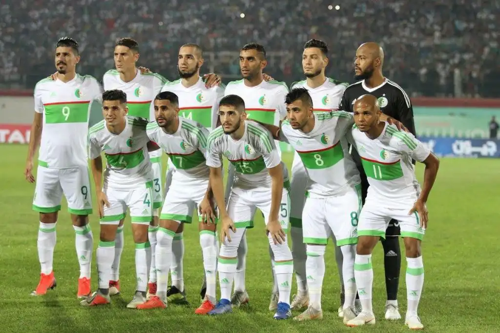 المنتخب الجزائري يلعب مباراتين وديتين قبل الكان