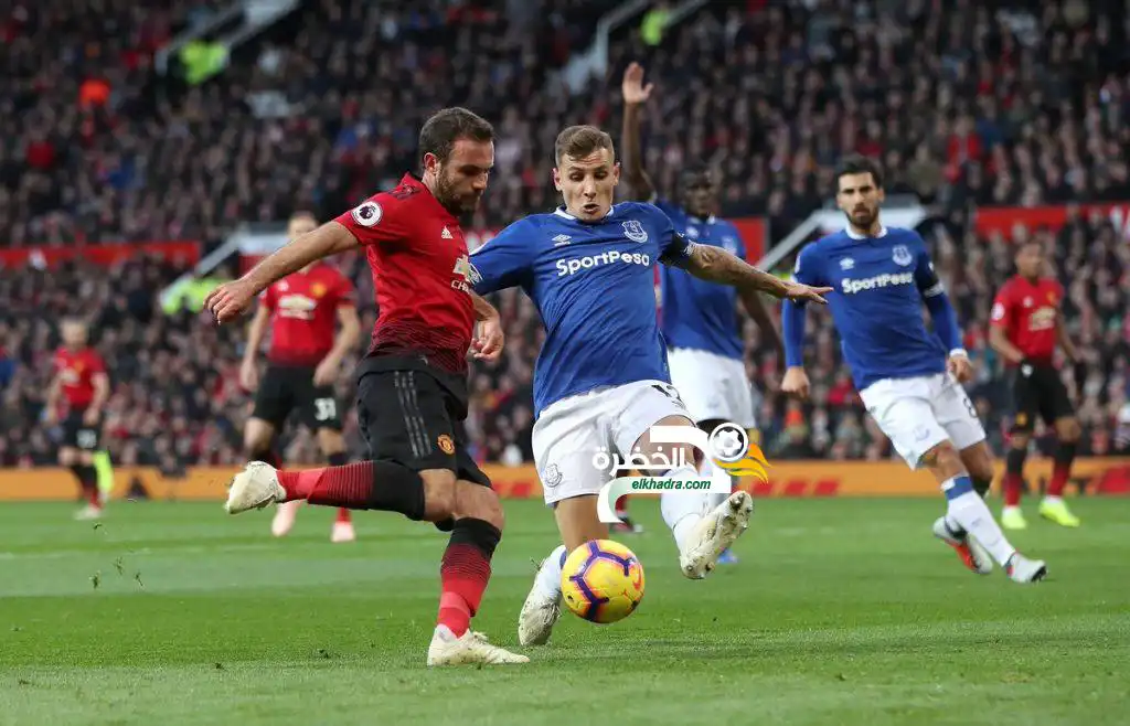 مانشستر يونايتد ينتصر على أرضية ميدانه أمام إيفرتون