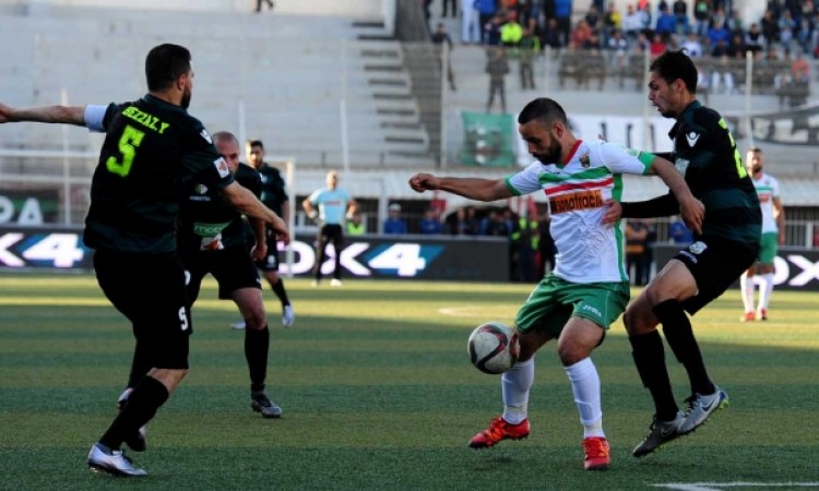 الرابطة تمنع السنافر من حضور مباراة فريقهم أمام مولودية الجزائر 1