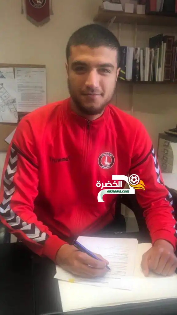 واسيم عواشرية يمدد عقده  ناديه الانجليزي !