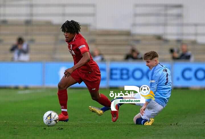الجزائري ياسر لعروسي يتوج بكأس الإتحاد الإنجليزي رفقة ليفربول