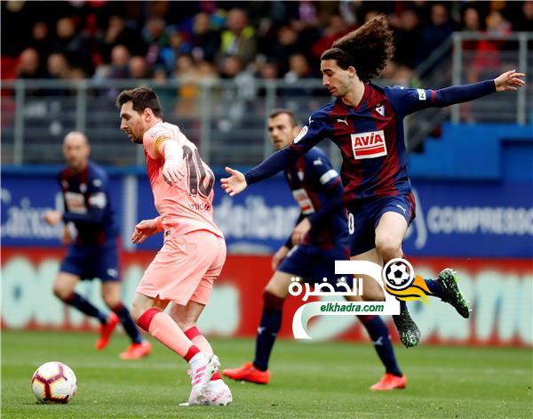 برشلونة بطل الدوري الإسباني يختتم الموسم بالتعادل أمام إيبار