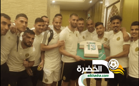 بالصور .. العناصر الوطنية تحتفل بعيد ميلاد مهاجم الخضر اسلام سليماني