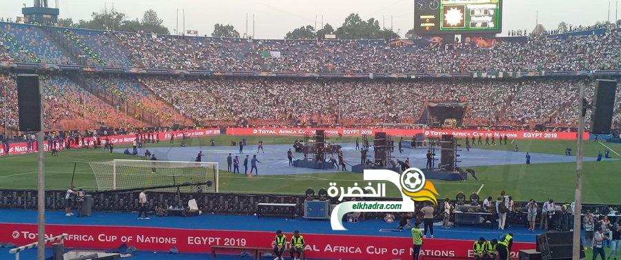 الدولة الجزائرية تكفلت بمصاريف تذاكر دخول الجزائريين لملعب القاهرة الدولي 1