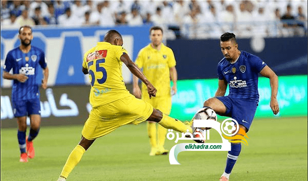 الهلال السعودي يجدد عقد اللاعب سالم الدوسري