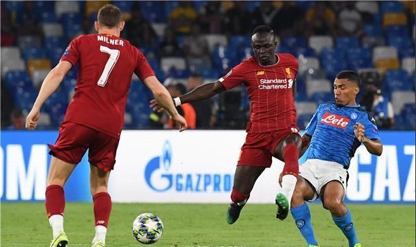 حامل اللقب ، ليفربول يقع في نابولي!