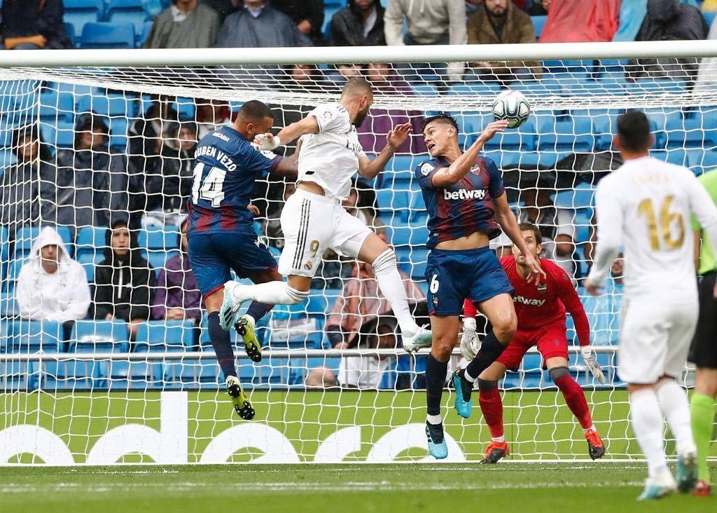 كريم بنزيما يقود ريال مدريد لفوز صعب على ضيفه ليفانتي
