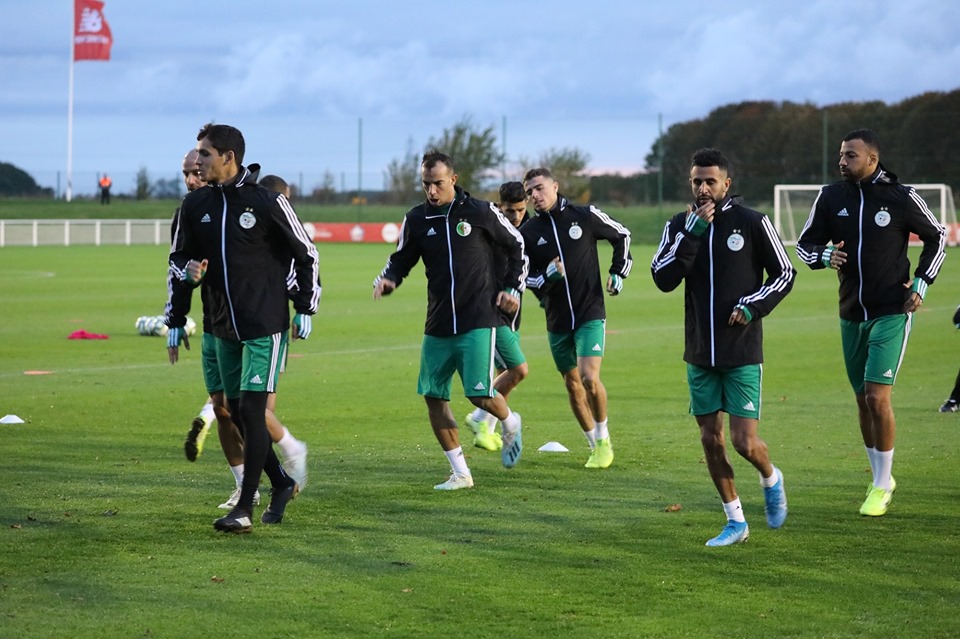 بالصور: المنتخب الوطني يجري حصة تدريبية قبل مواجهة كولومبيا