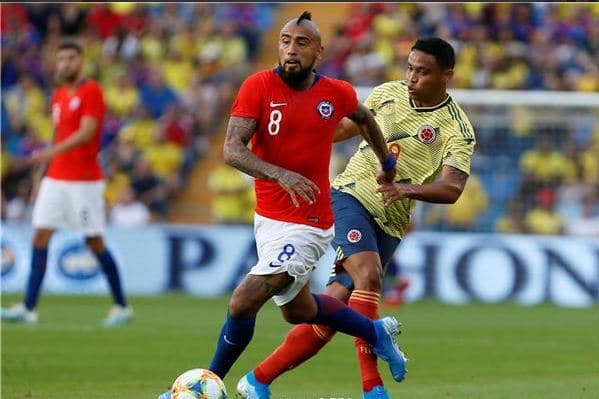 قبل مواجهة الجزائر .. منتخب كولومبيا يتعادل مع التشيلي سلبيا