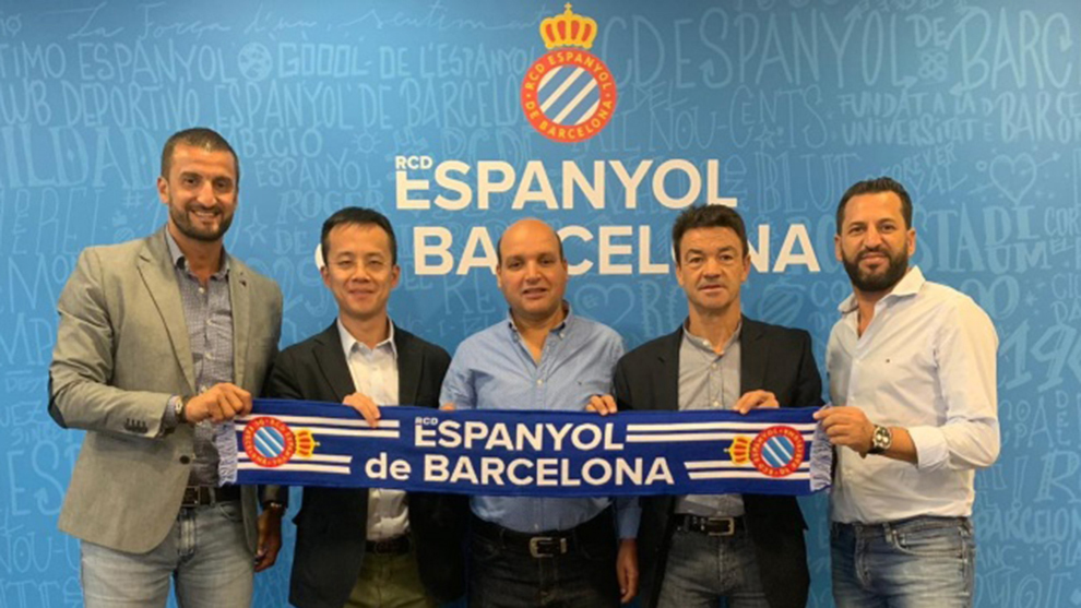 نادي إسبانيول برشلونة يعلن افتتاح أكاديمية لكرة القدم بالجزائر 1
