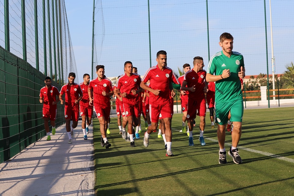 بالصور .. المنتخب الجزائري المحلي يجري أول حصة تدريبية بالمغرب