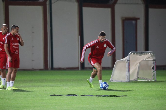 المنتخب الوطني يجري حصة تدريبية بالمركز التدريبي لنادي ليل الفرنسي