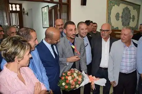 توفيق مخلوفي يحظى بإستقبال الأبطال لدى عودته لأرض الوطن