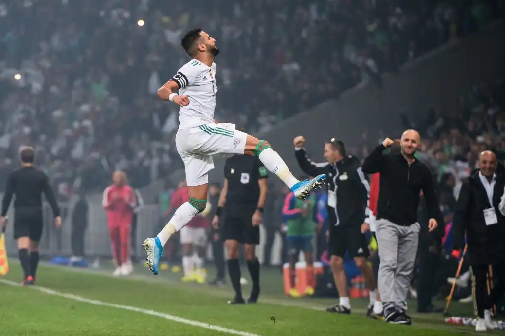 رياض محرز : “حققنا الفوز على خصم قوي، يعتبر من الأفضل في العالم حاليا”