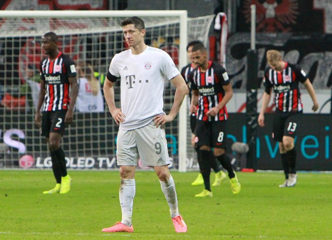 آينتراخت فرانكفورت يسحق حامل لقب الدوري الألماني بايرن ميونيخ بخماسية 8