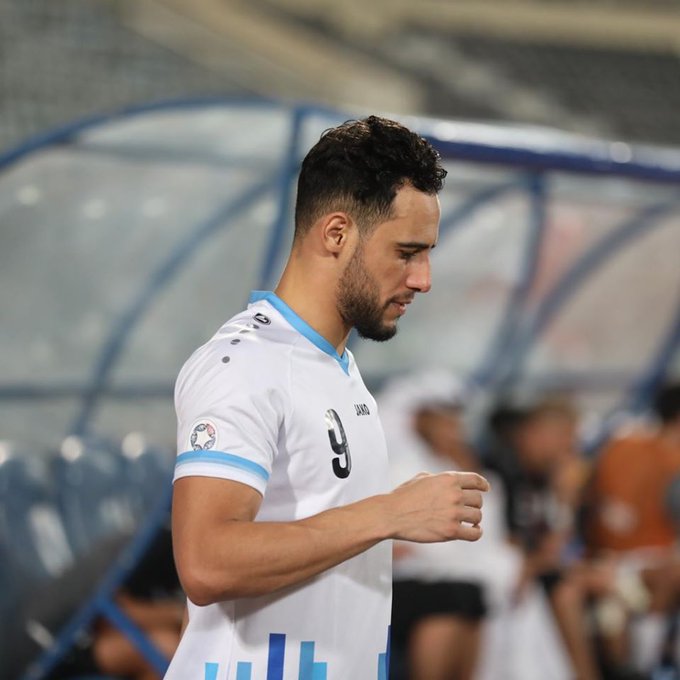 بن يطو يقود فريقه الوكرة إلى الفوز على الأهلي