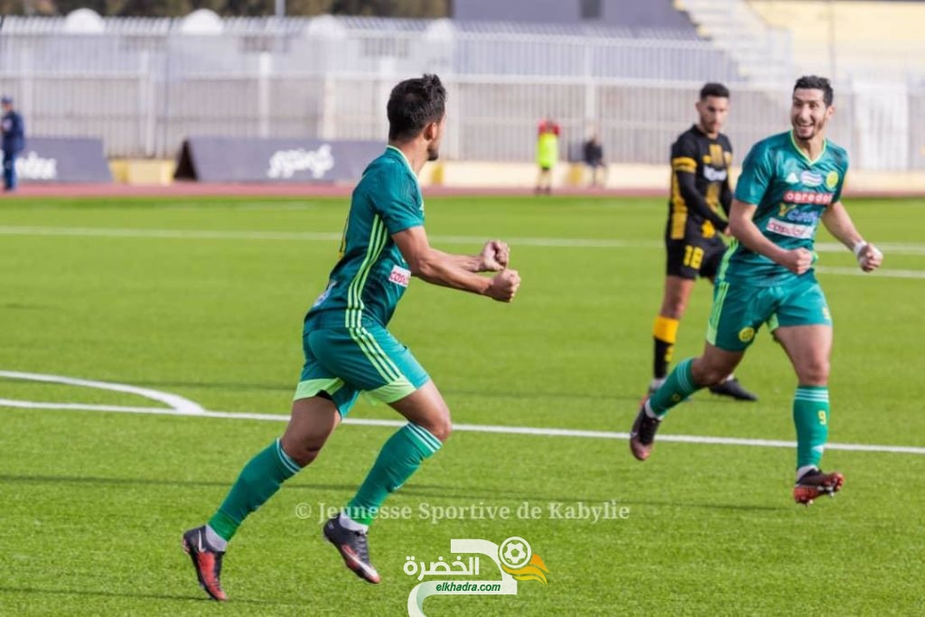 شبيبة القبائل يفرض التعادل على مضيفه أهلي البرج