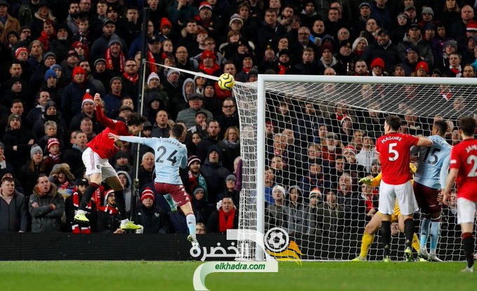 نادي استون فيلا يتعادل مع مانشستر يونايتد 2-2