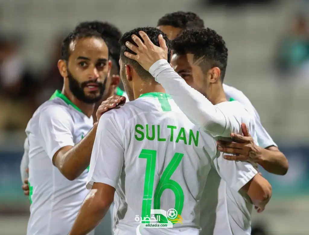 منتخب السعودية يتخطى عمان بثلاثية لهدف في خليجي 24
