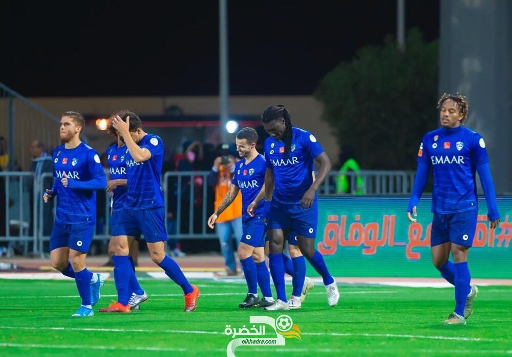 الهلال يتعادل مع الفيصلي وينفرد بصدارة الدوري السعودي 7