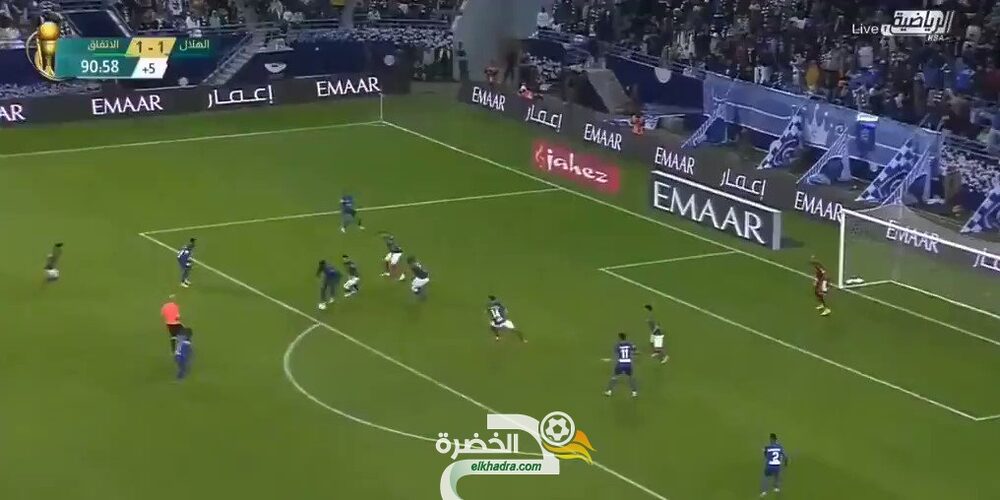 تصدي رايس مبولحي الرائع ضد الهلال السعودي في الدقيقة الاخيرة 23 تصدي رايس مبولحي الرائع ضد الهلال السعودي في الدقيقة الاخيرة 23