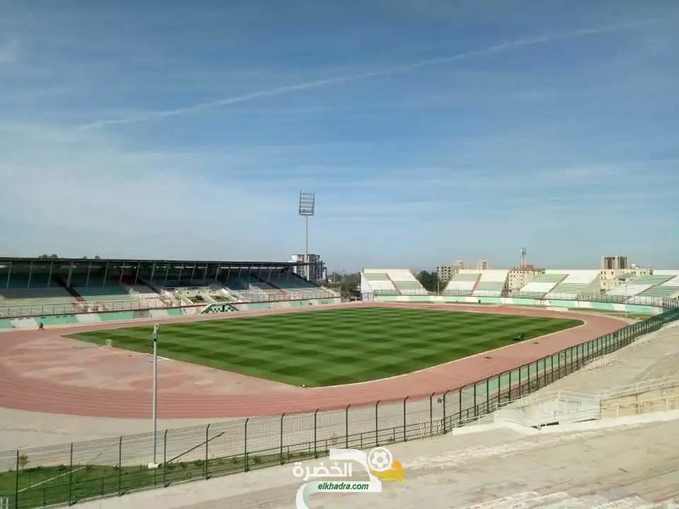 بالصور : أرضية ملعب مصطفى تشاكر جاهزة لإحتضنان مباراة الجزائر وزيمبابوي