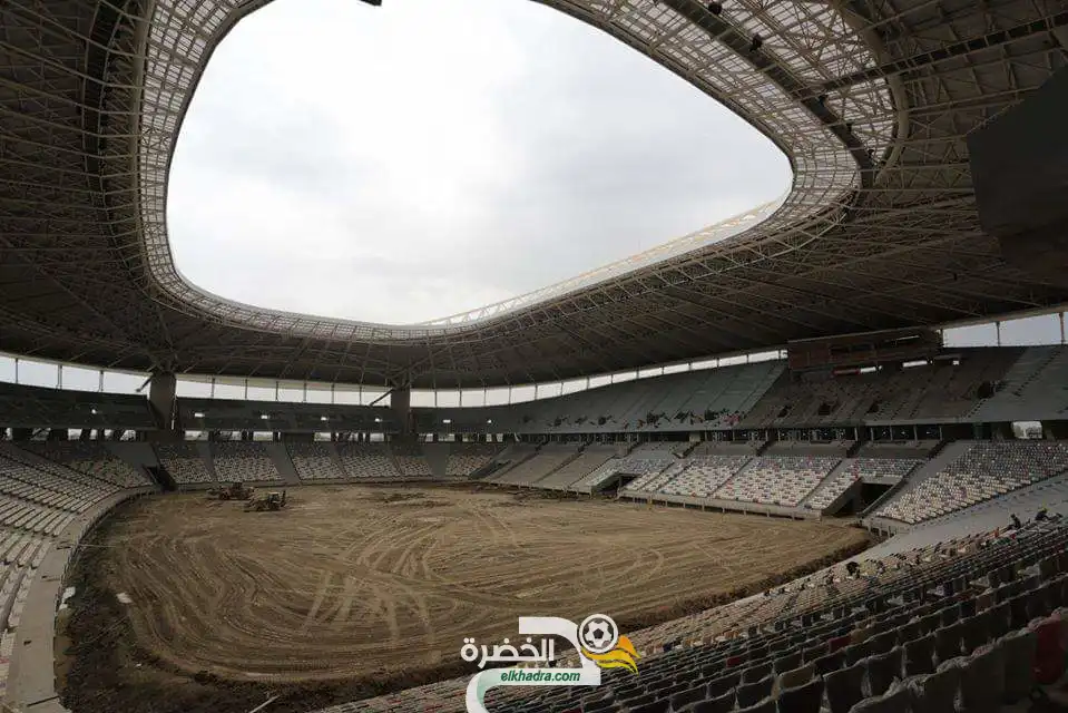 صور ملعب براقي اليوم خلال الزيارة التفقدية لوالي الجزائر و وزير الشباب والرياضة