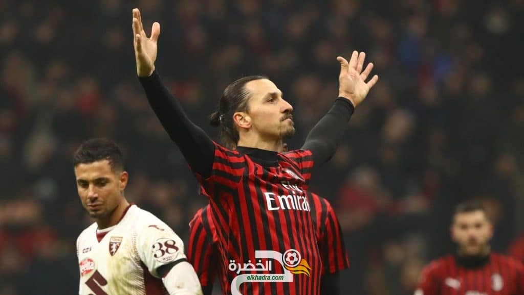 ميلان يحسم ملف تجديد عقد نجمه السويدي زلاتان إبراهيموفيتش