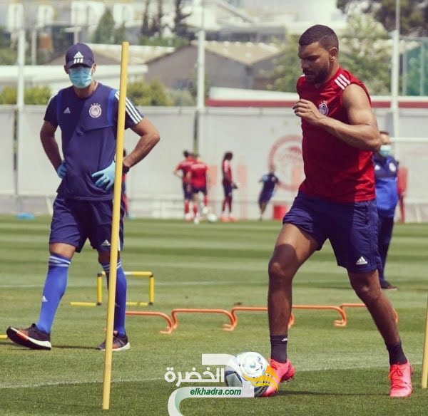 سوداني يعود إلى تدريبات أولمبياكوس اليوناني بعد غياب طويل