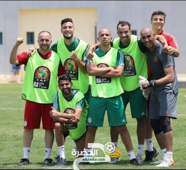 محرز : “المنتخب الجزائري أكثر من فريق، إنها عائلة”