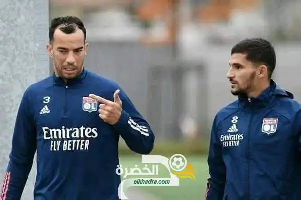 مدرب ليون : ” الجزائري بن العمري لاعب محارب”