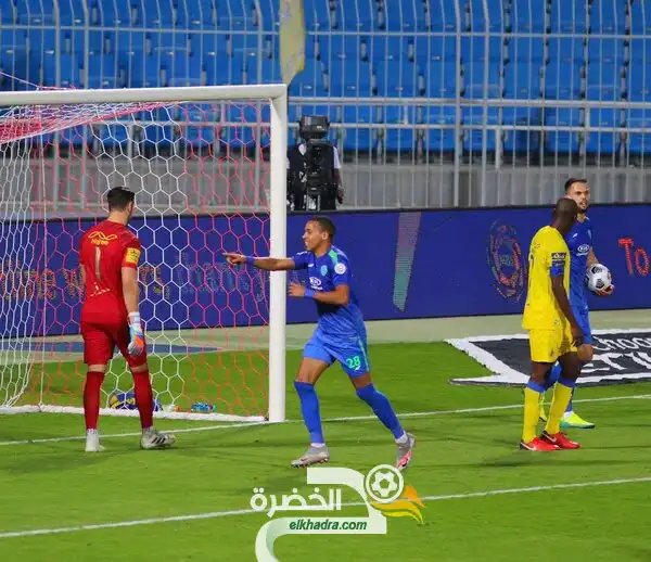 ثنائية بن دبكة تقود ناديه الفتح للفوز على مضيفه النصر