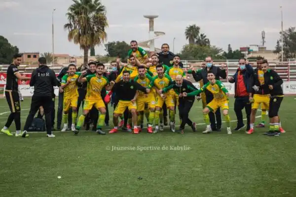 الجولة الرابعة من الدوري الجزائري: النتائج الجزئية والترتيب