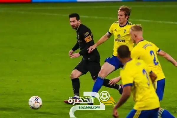قادش يفوز على برشلونة بهدفين مقابل هدف في الدوري الإسباني