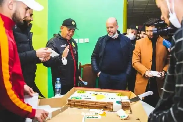 يوسف بوزيدي يعلن مغادرته شبيبة القبائل بـ”التراضي”