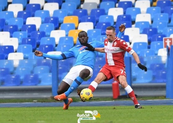 نابولي يسحق فيورنتينا بسداسية في الكالتشيو