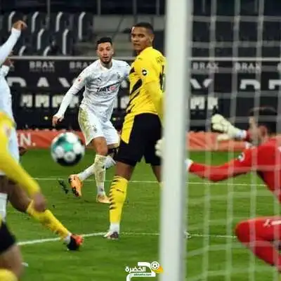 بن سبعيني هداف ويقود مونشنجلادباخ للفوز على دورتموند برباعية