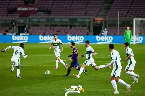 ميسي يقود برشلونة إلى فوز ساحق على “إلتشي”