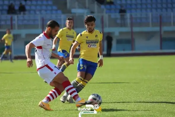 شبيبة الساورة يعود بالفوز من بارادو ويتصدر الدوري الجزائري