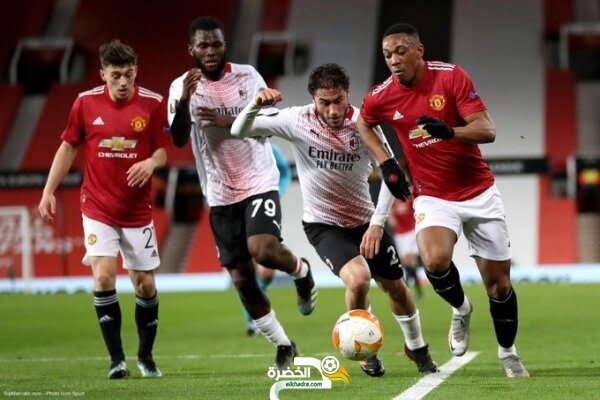 ميلان يعود بتعادل ثمين من أمام مضيفه مانشستر يونايتد