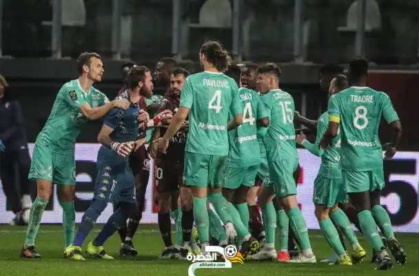 الاتحاد الفرنسي يعاقب الحارس الجزائري اوكجدة بخمس مباريات
