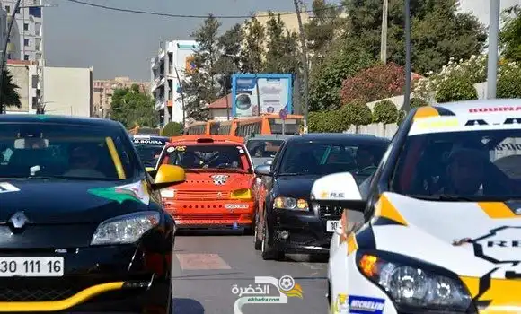 جماهير غفيرة من محبي الرياضات الميكانيكة في سباق اللحاق لمدينة العاشور