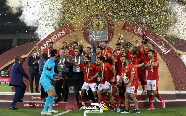 الأهلي المصري يتوج بلقب كأس السوبر الإفريقية