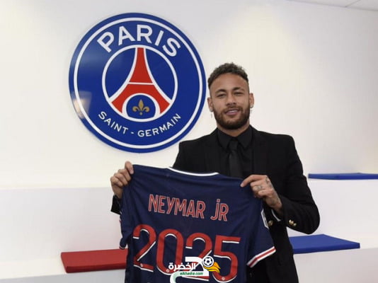 نيمار يمدد عقده مع باريس سان جيرمان حتى 2025