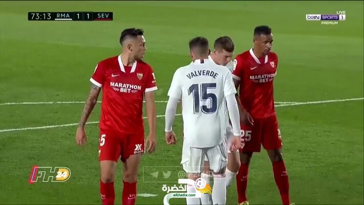 حكم المباراة يحتسب ركلة جزاء لـ بنزيما يلغييها ثم يحتسبها لاشبيلية