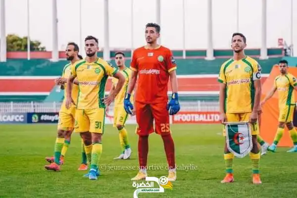 شبيبة القبائل – الرجاء الرياضي: بعثة الكناري تشد الرحال صوب بنين