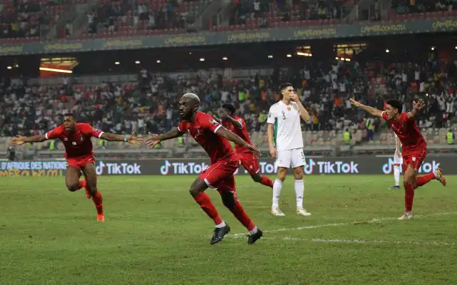 المنتخب الجزائري : غينيا الاستوائية تكسر سلسلة 35 مباراة دون هزيمه